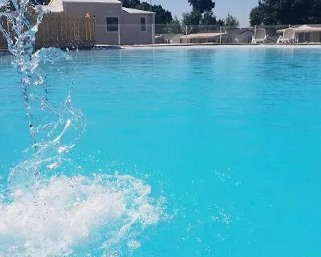 אתר קמפינג Blue Lagon